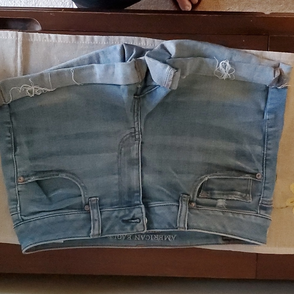 American eagle super super stretch Jean shorts size 10 midi good condition